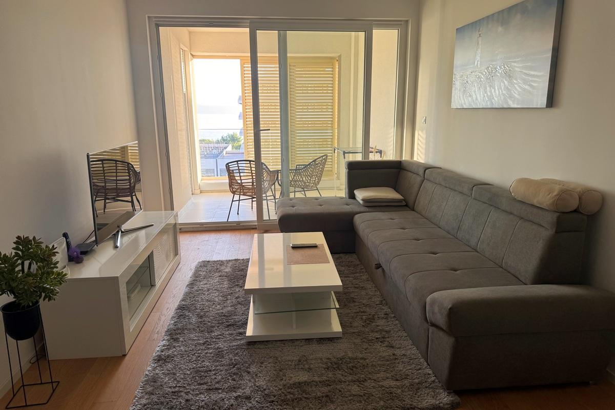 Voll ausgestattete Wohnung in einem modernen Gebäude