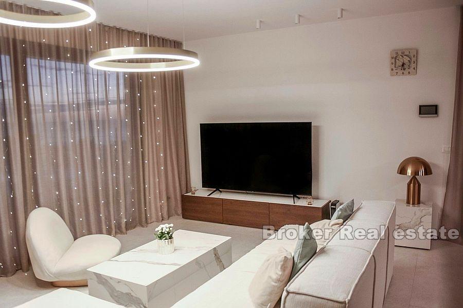 Villa with pool and open sea view