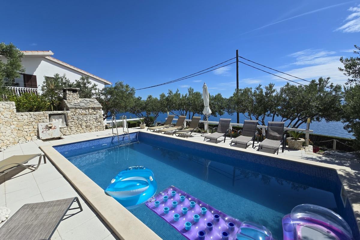 001-2036-135-Omis-Charming-house-with-panoramic-sea-view-for-sale