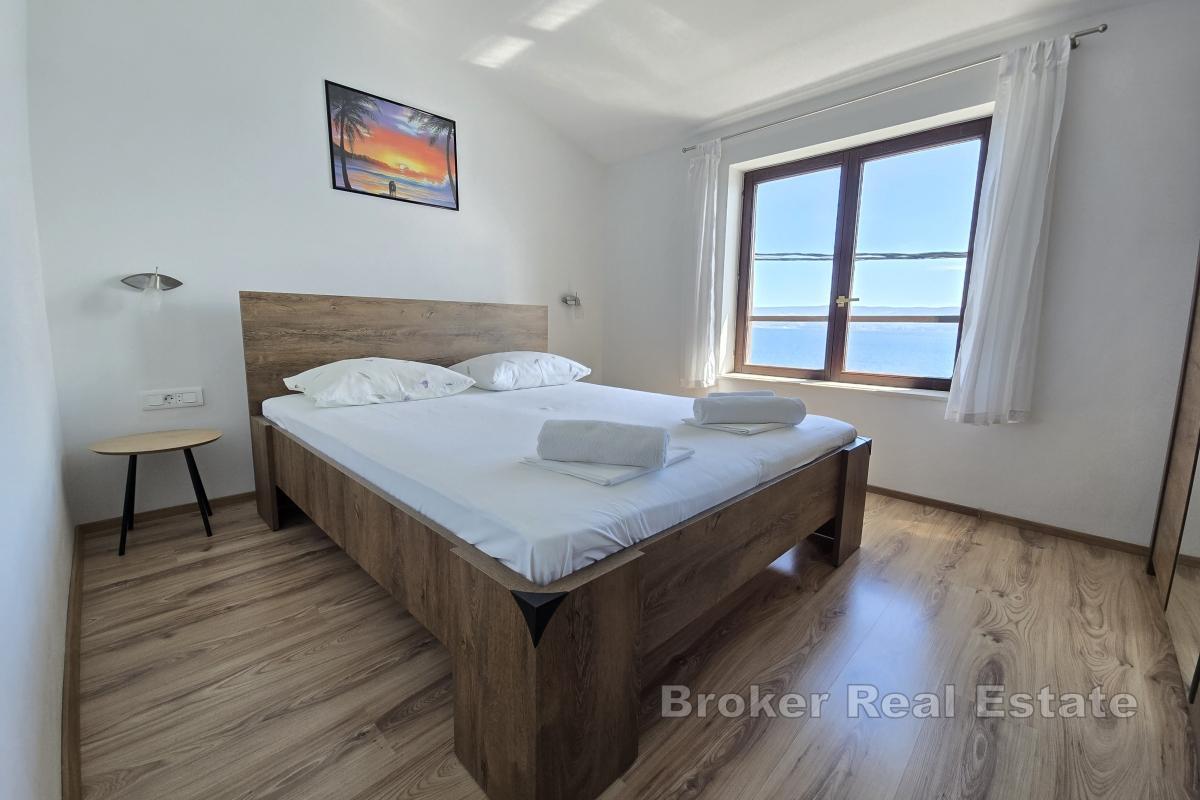 Charmantes Haus mit Blick auf das Meer und die Inseln