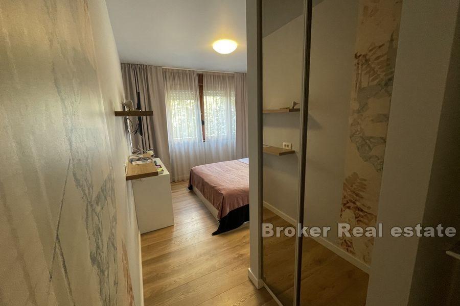 Manuš, modern apartment