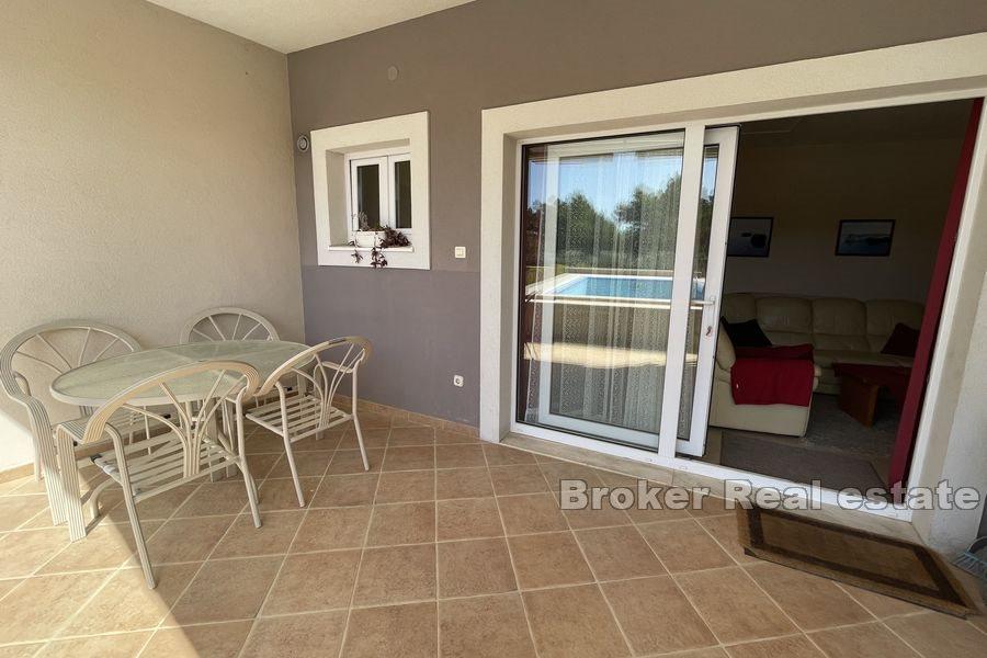 Strožanac, appartamento con piscina e vista mare