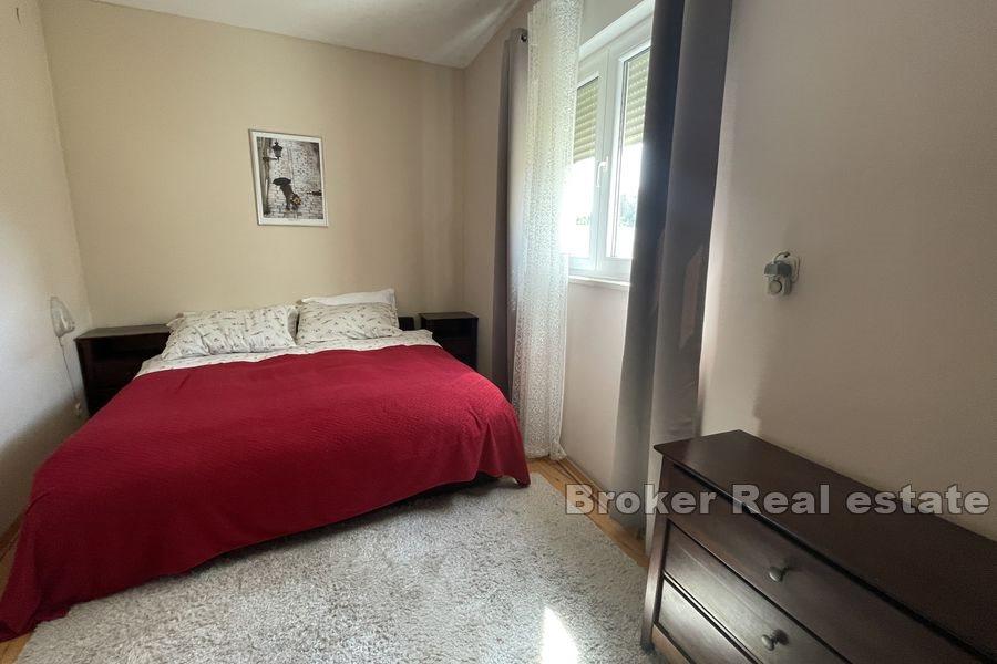 Строжанац, квартира с бассейном и видом на море