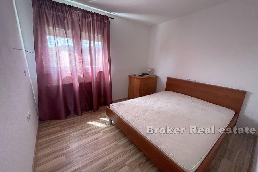 Neu renovierte Wohnung mit vier Schlafzimmern