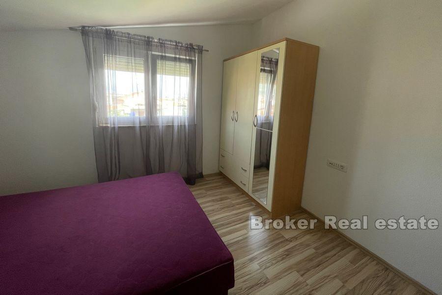 Neu renovierte Wohnung mit vier Schlafzimmern