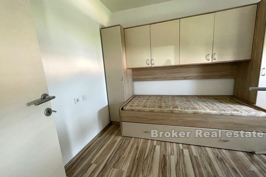 Nowo wyremontowany apartament z czterema sypialniami