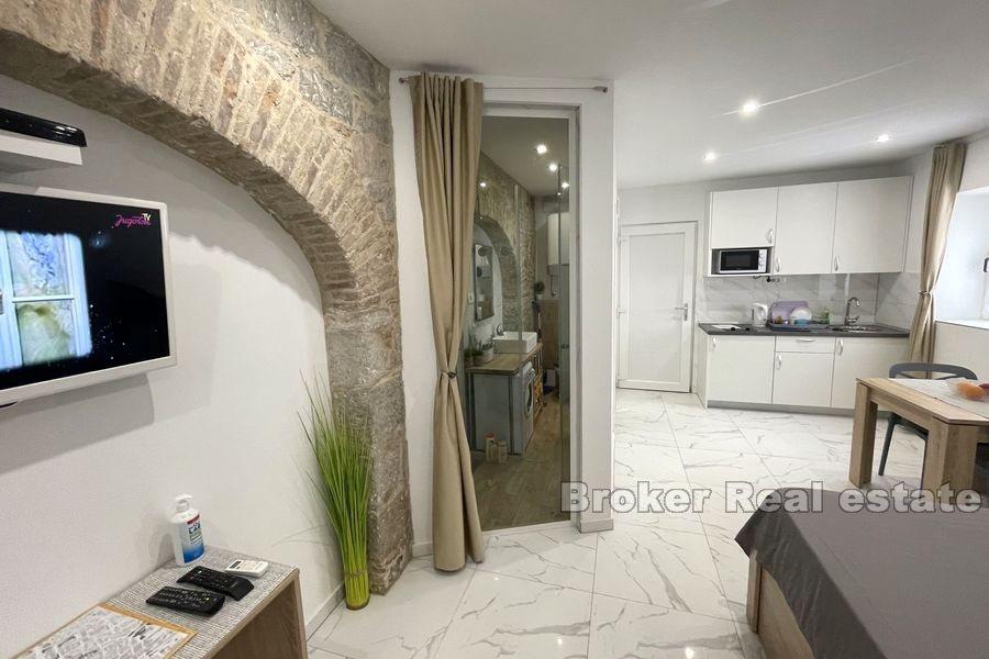 Monolocale in casa in pietra