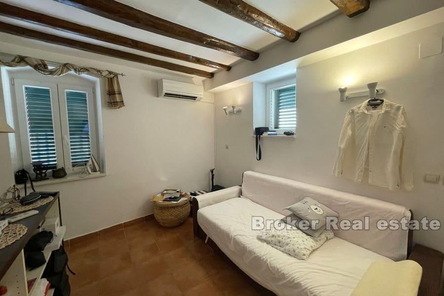 Varos, studio apartment