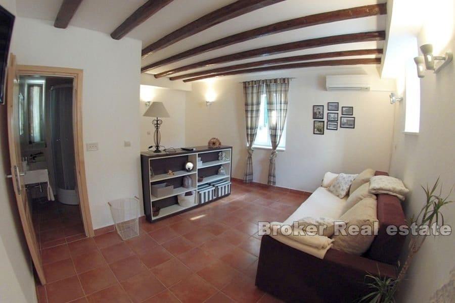 Varos, studio apartment