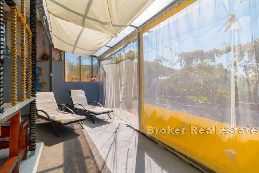 Mehrfamilienhaus mit Meerblick