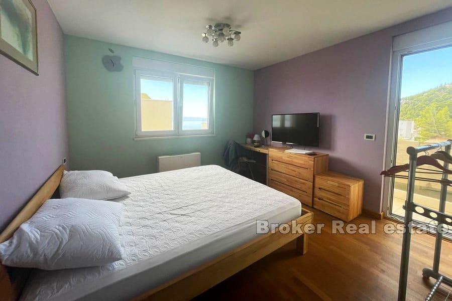 Przestronny apartament trzypokojowy z widokiem na morze