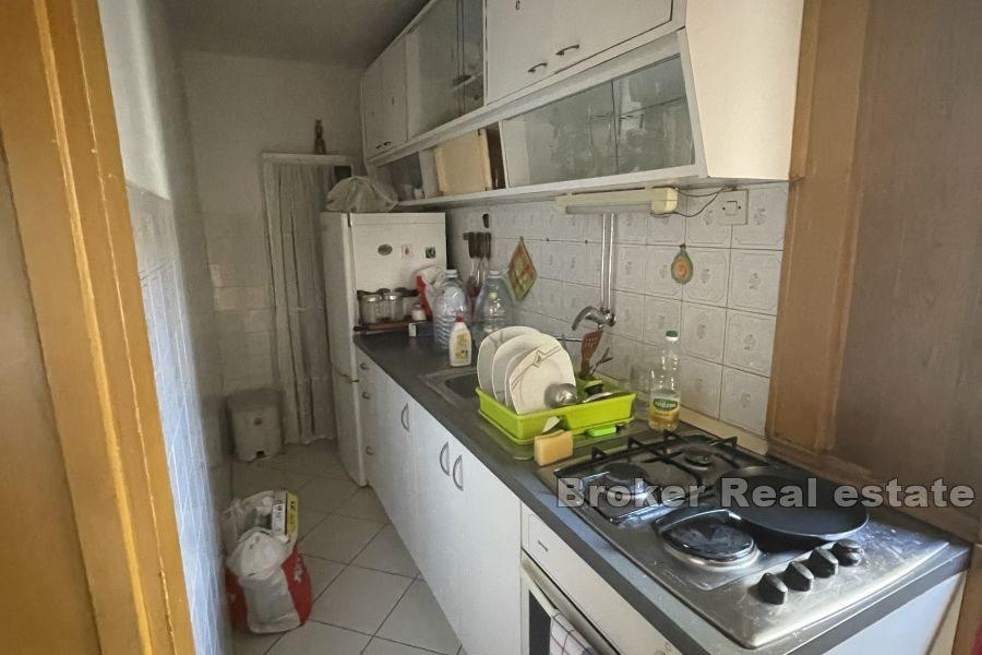 Steinhaus im Zentrum