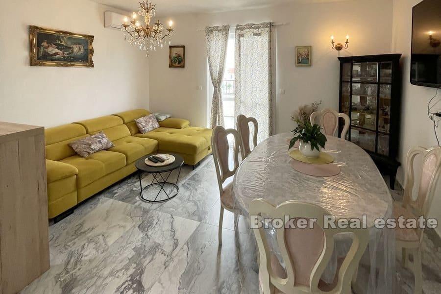 Hus med panoramautsikt over havet