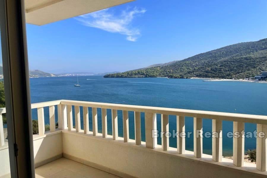 Immeuble avec vue sur la mer