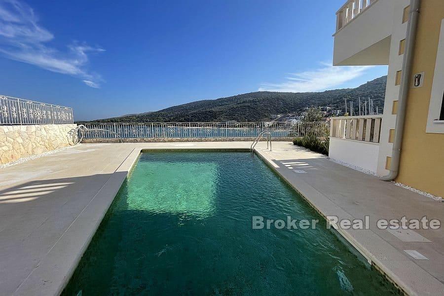 Многоквартирный дом с видом на море