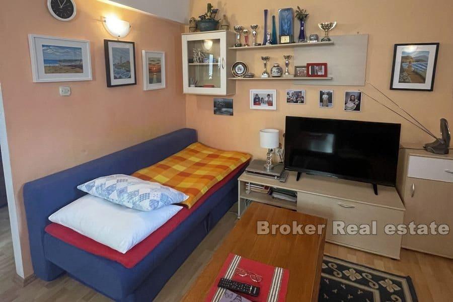 Familiehus nær sjøen