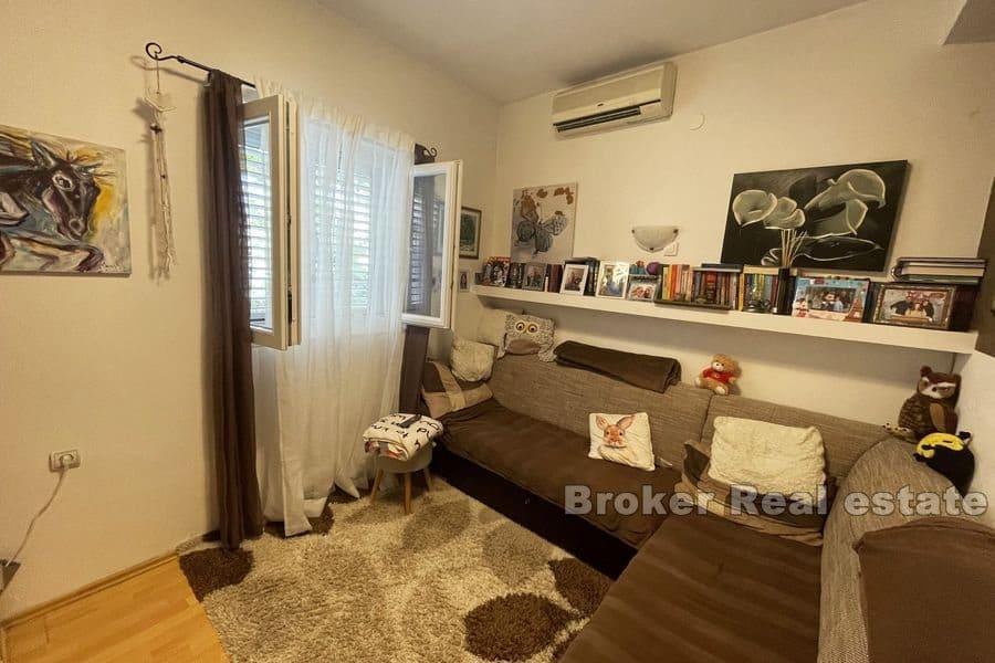 Familiehus nær sjøen