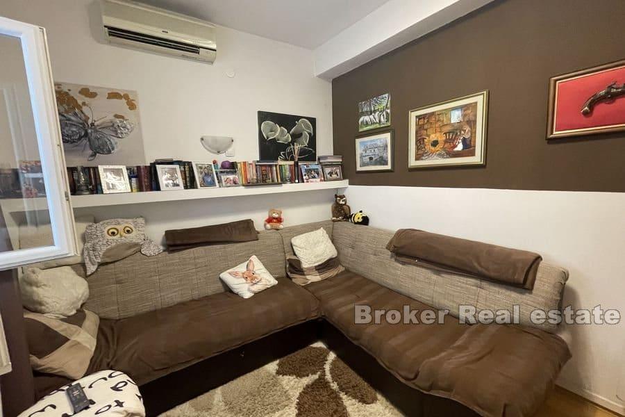 Familiehus nær sjøen