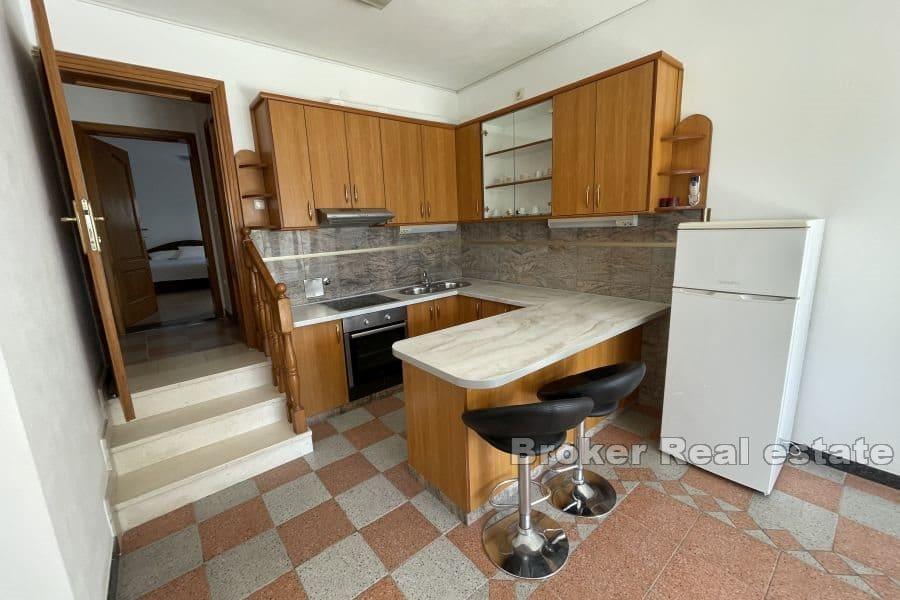 Lägenhetshus med havsutsikt