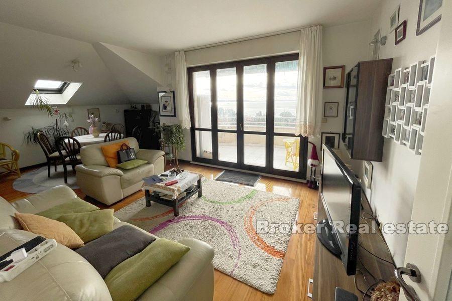 Meje, przestronny, trzypokojowy apartament z widokiem na morze