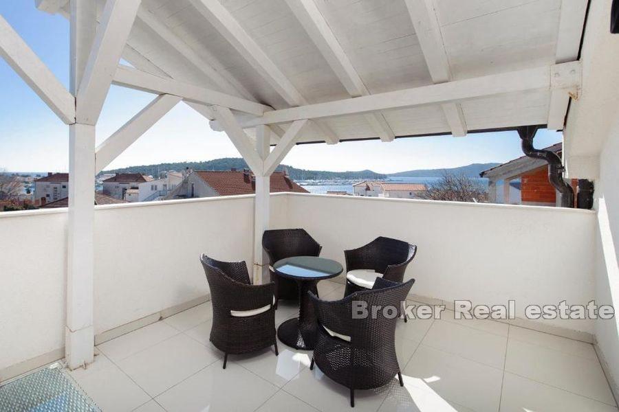 Apartment house with sea view