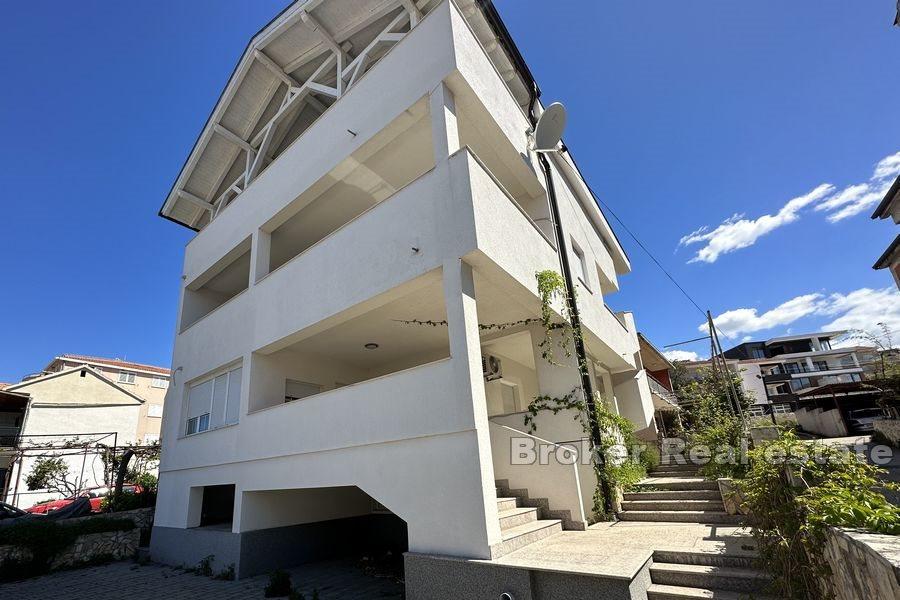 Apartmánový dům s výhledem na moře