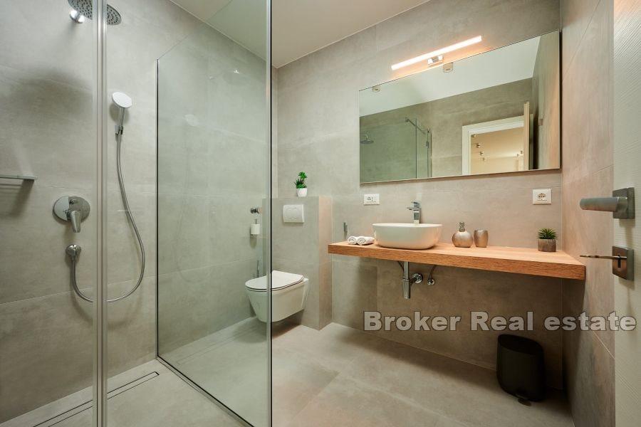 Меже, современная трехкомнатная квартира