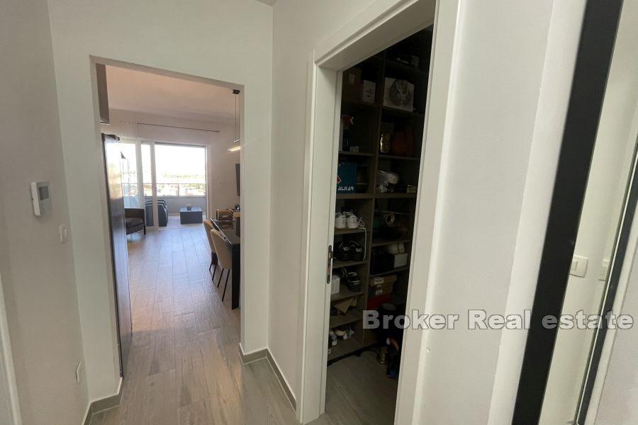 Two-bedroom apartment with sea view