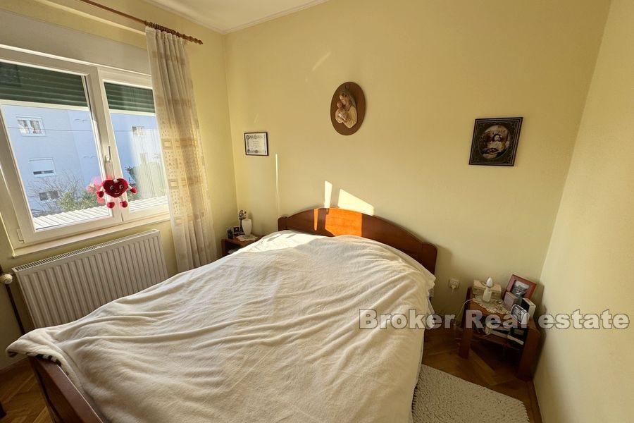 Three bedroom apartment in family house