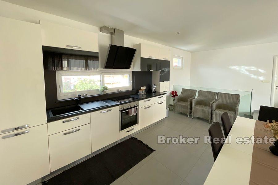 Vakker tre-roms duplex leilighet