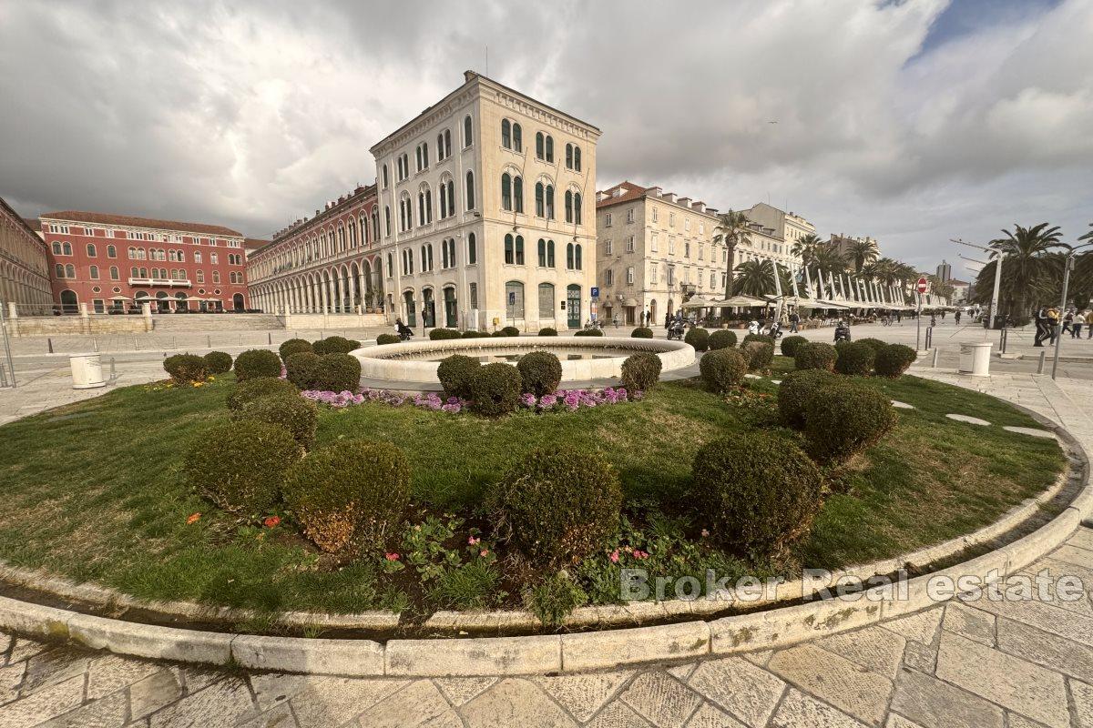 001-2036-99-Split-center-Unique-property-in-the-city-center-for-sale