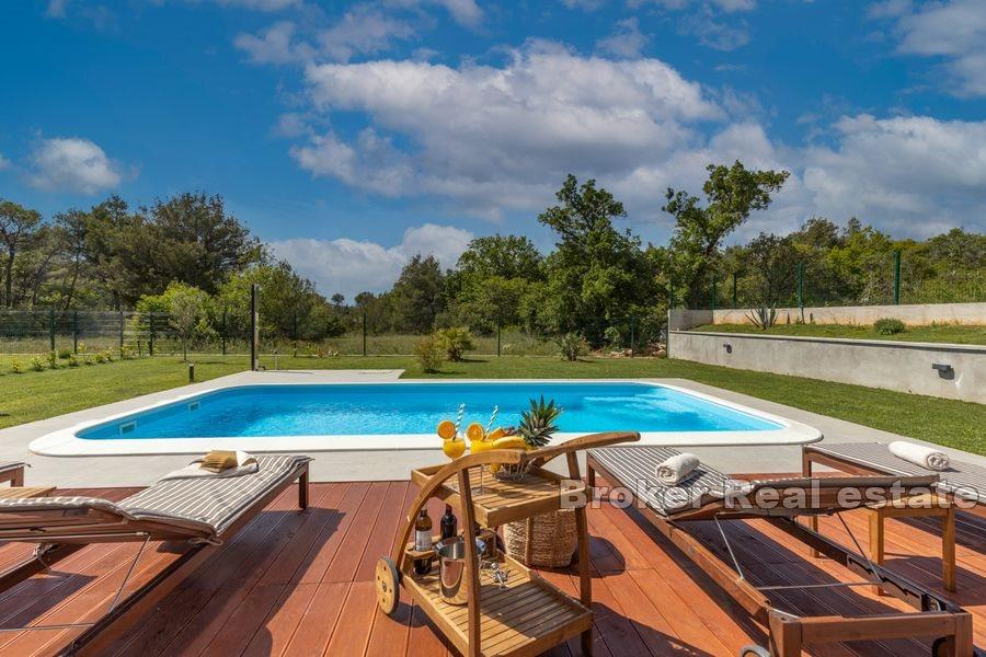 Modernes Haus mit Pool
