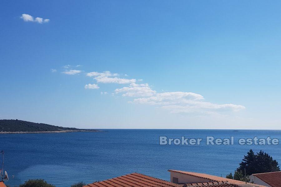 Apartment house with sea view