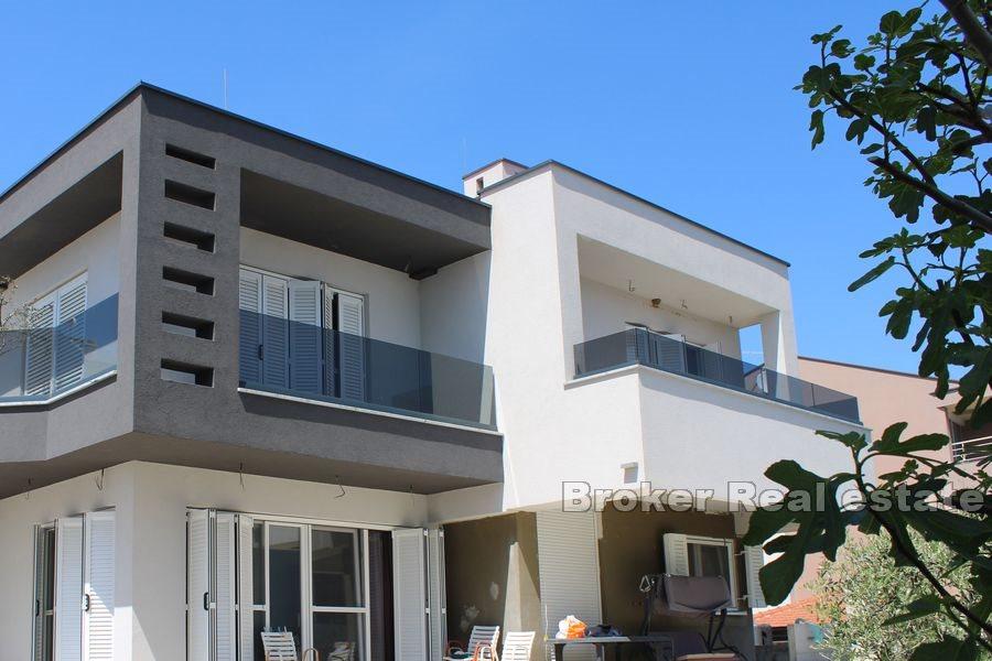 Casa di recente costruzione vicino al mare