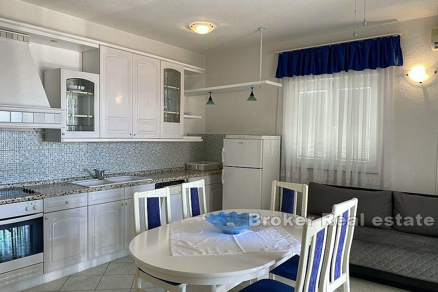 Immeuble près de la mer