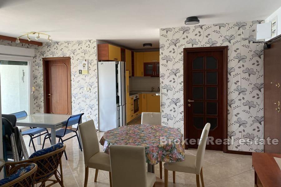 Apartment in the first row to the sea