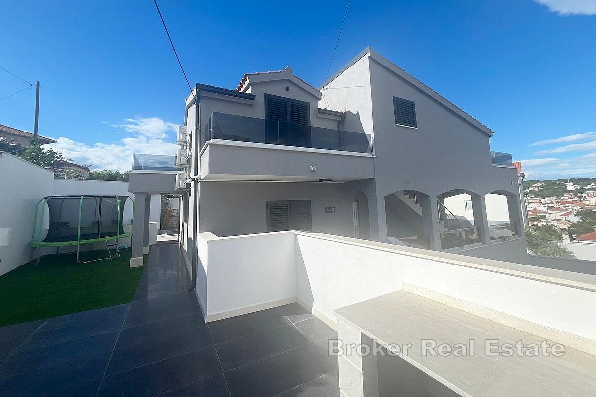 Отдельная вилла с бассейном