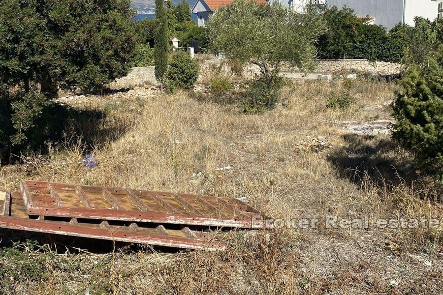 Byggtomt andra raden mot havet