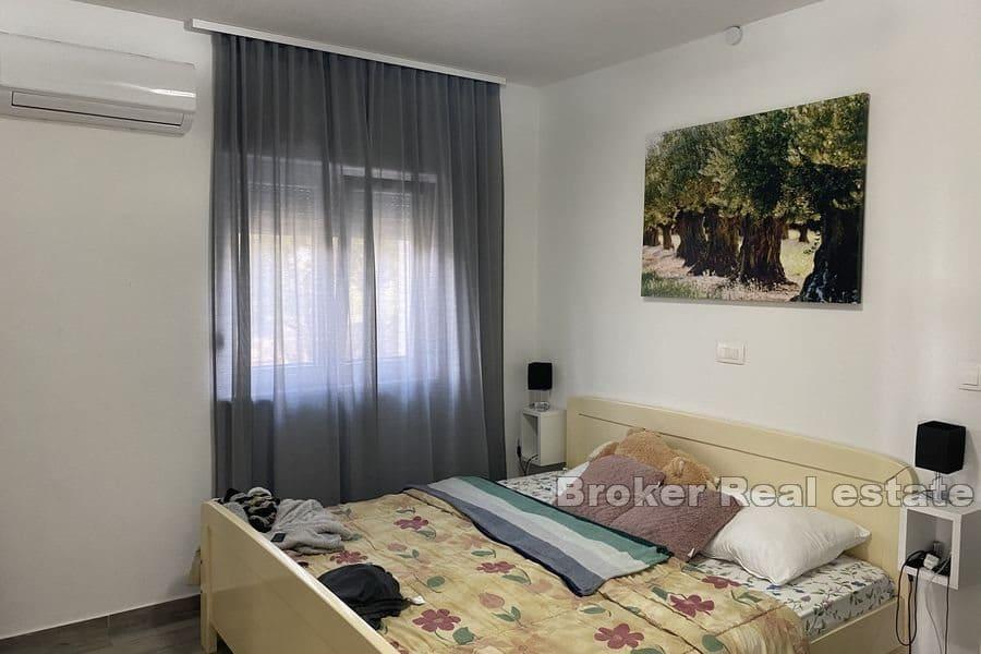 Vila s bazénem a výhledem na moře