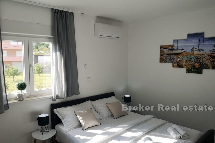 Villa mit Pool und Meerblick