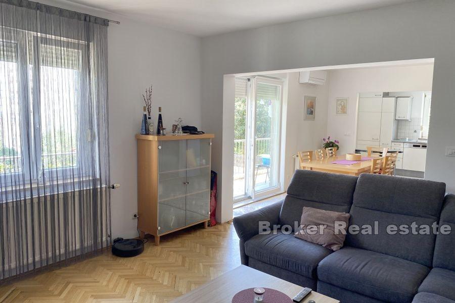 Blatine - Rymlig lägenhet med ett fantastiskt läge