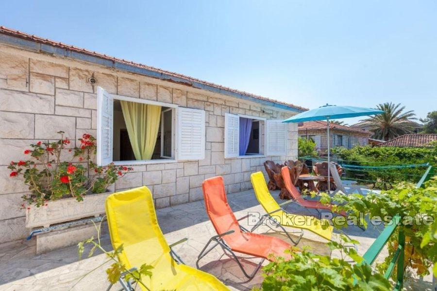 Kuća s predivnom okućnicom