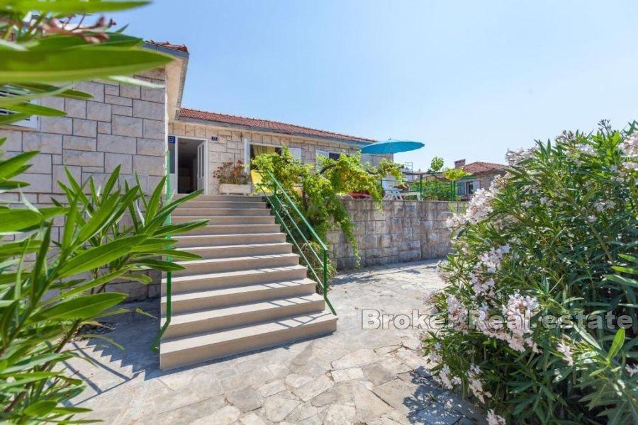 Kuća s predivnom okućnicom