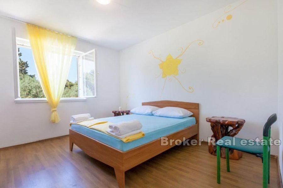 Kuća s predivnom okućnicom