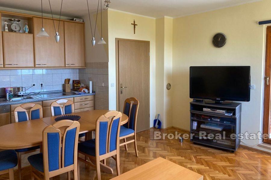 Appartement de deux pièces non loin du centre