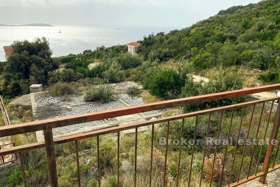 House in a quiet bay