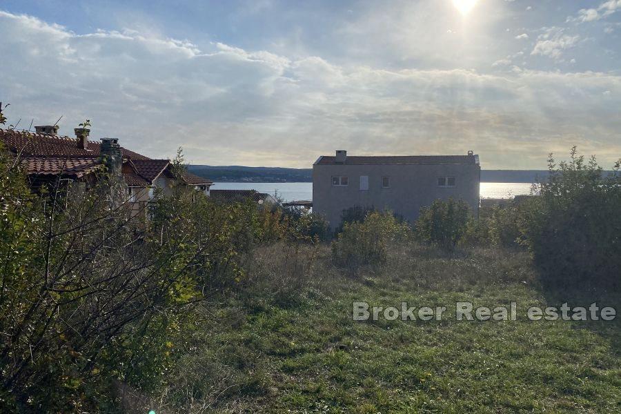 Byggnadsmark med havsutsikt