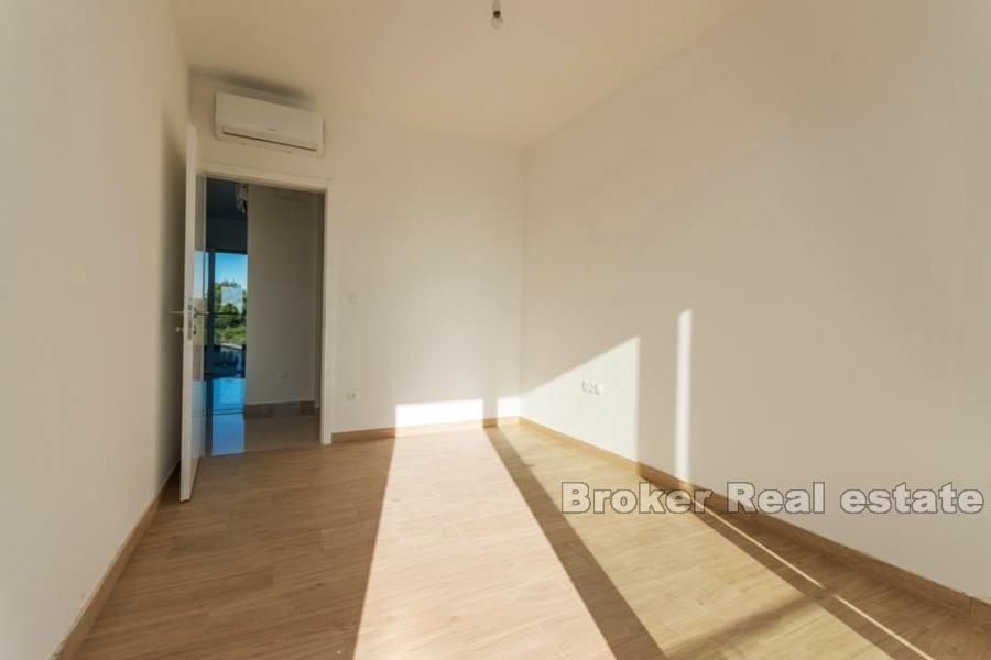 Two-bedroom apartment with sea view
