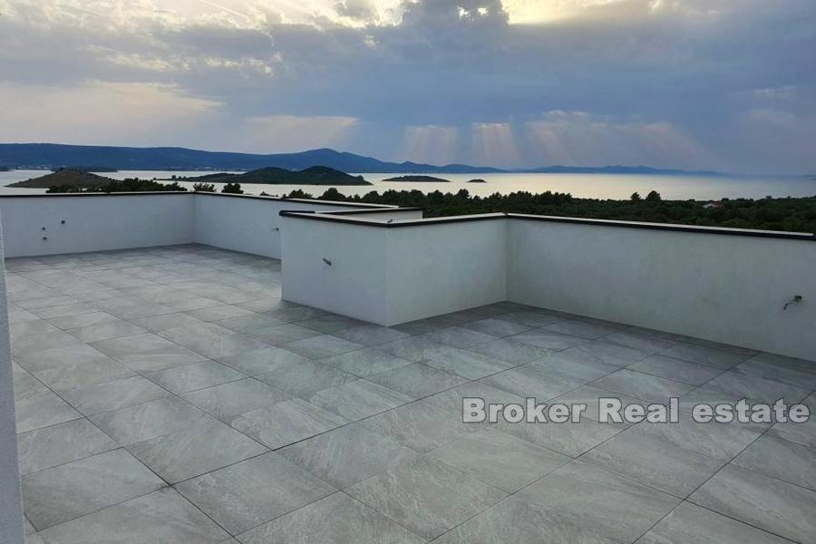 Two-bedroom apartment with sea view