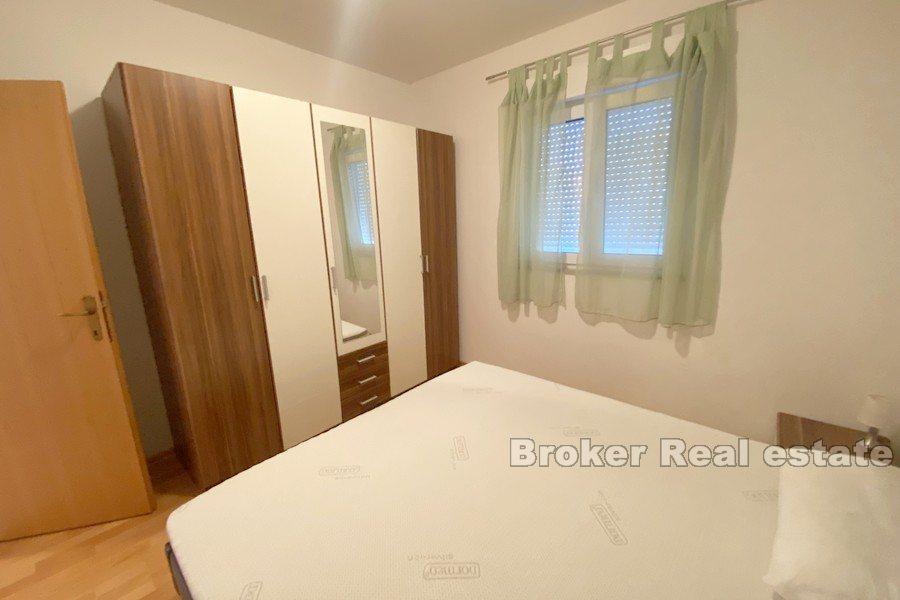 Möblerad ettrumslägenhet i nybyggnad